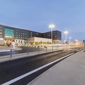 Courtyard By Marriott Airport 4* Varsovie